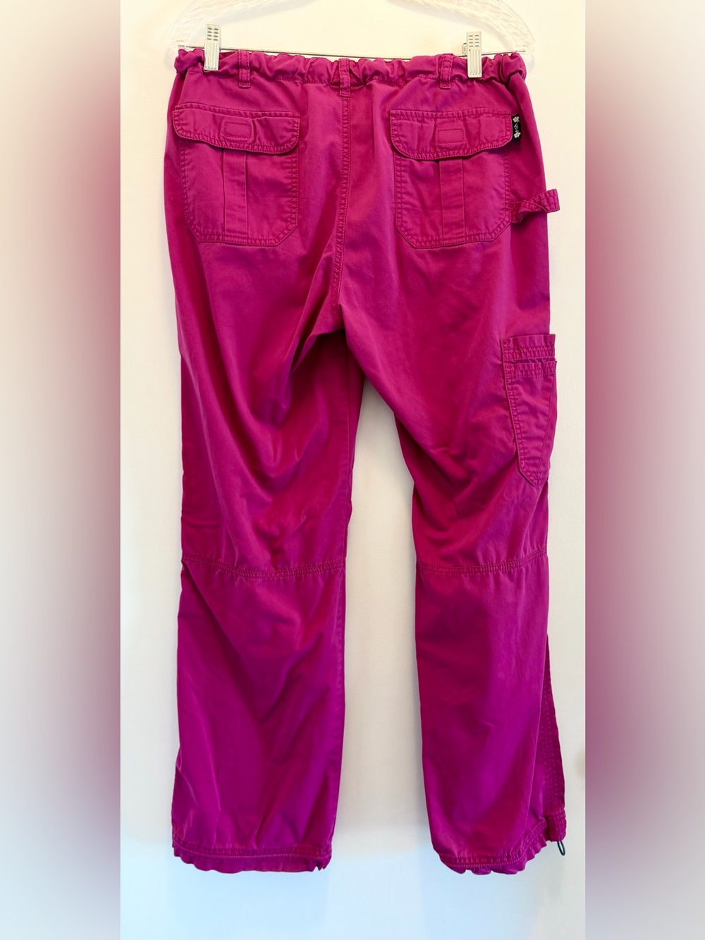 Koi by Kathy Peterson Women’s Scrub Pants Hot Pink 6 Pocket Size Medium - Picture 2 of 6